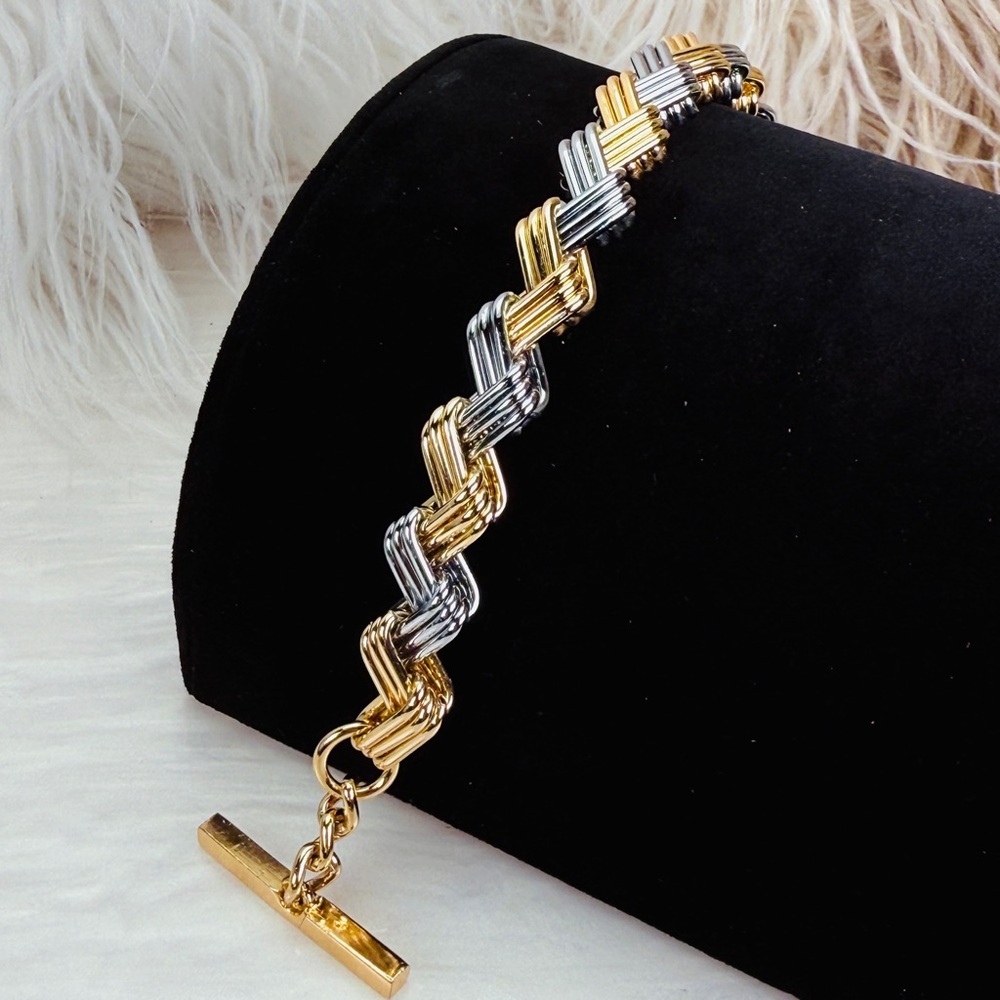 Lightweight, silvertone and goldtone, faux metal toggle costume bracelet